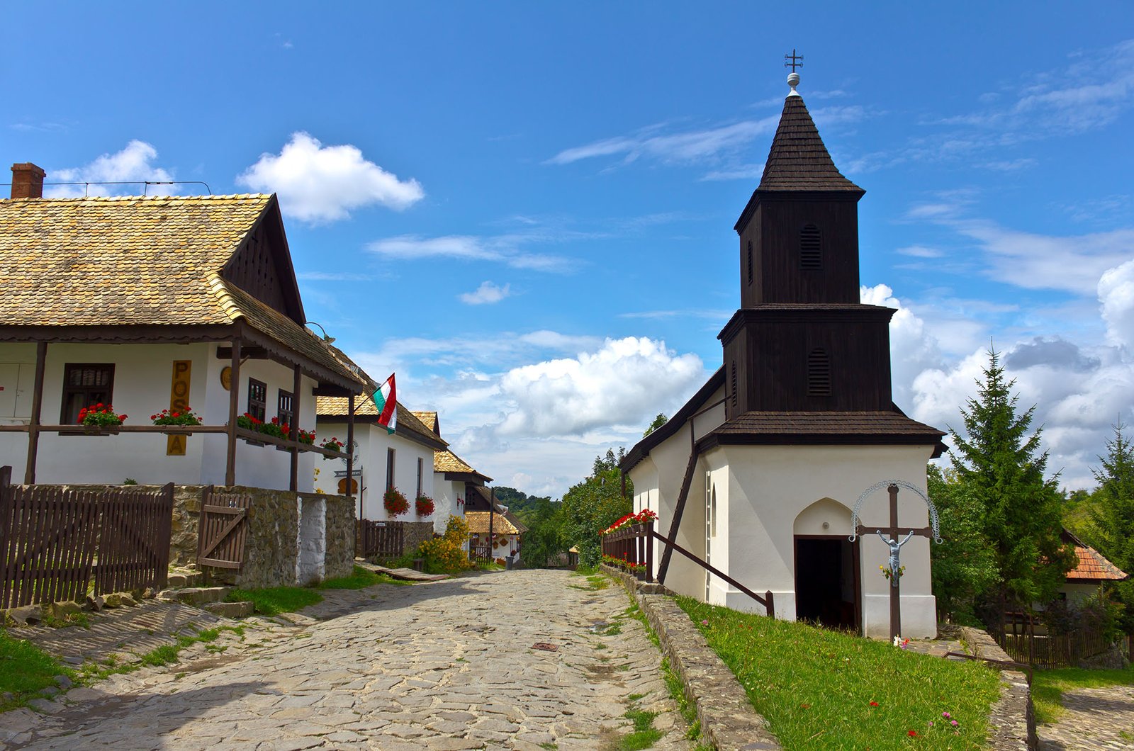 Private Full-Day Tour in Gödöllő Sisi Castle and Hollókő