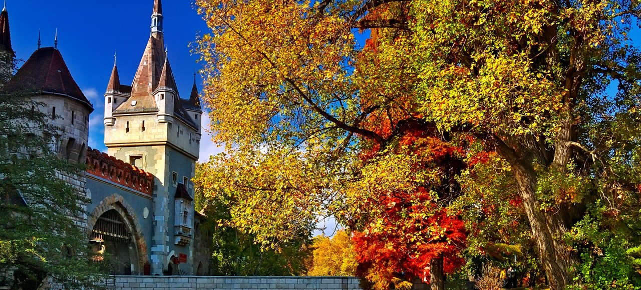 Budapest Private Walking Tour – Vajdahunyad Castle