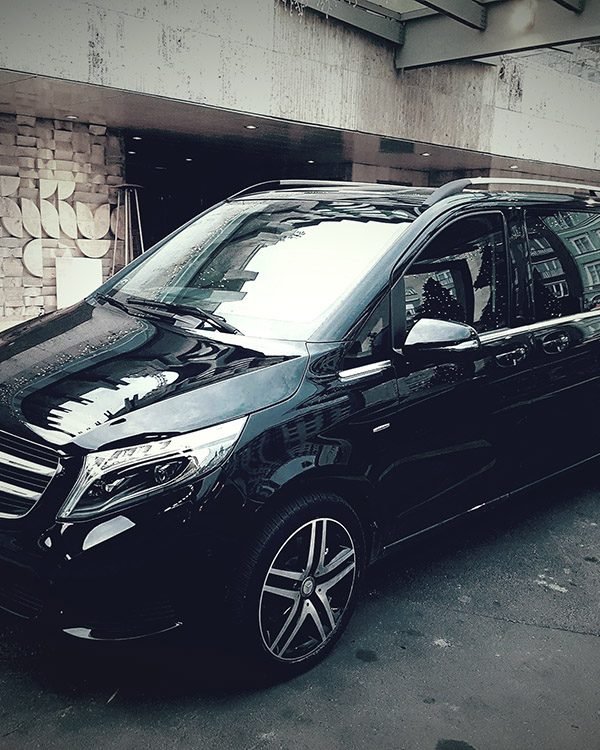Private Mercedes Minibus Airport pick-up